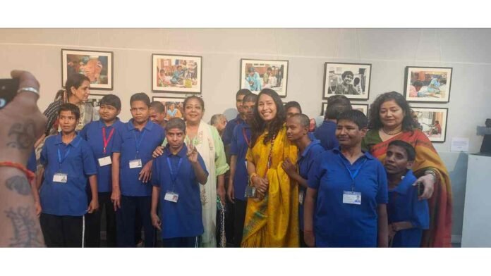 A Journey Into Expression, What is Love exhibition, PRABHAT Society, inclusive art India, India Habitat Centre exhibition